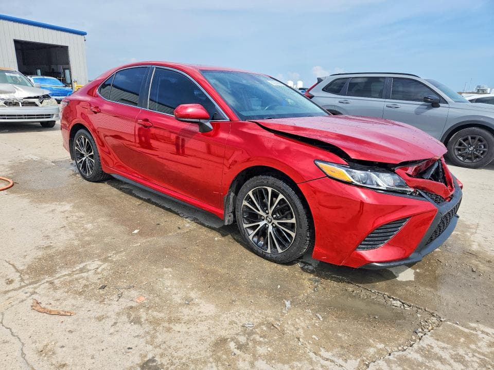 2020 TOYOTA CAMRY SE 4