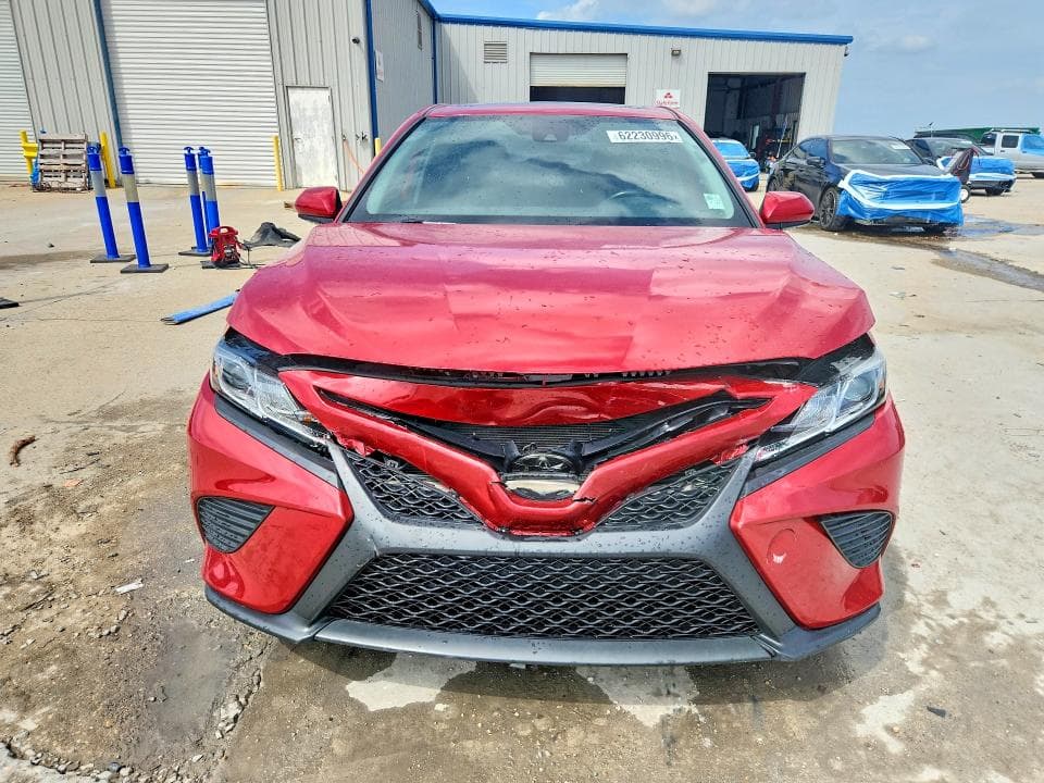 2020 TOYOTA CAMRY SE 5