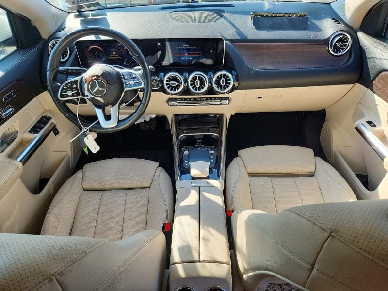 2021 MERCEDES-BENZ GLA 250 4MATIC 8