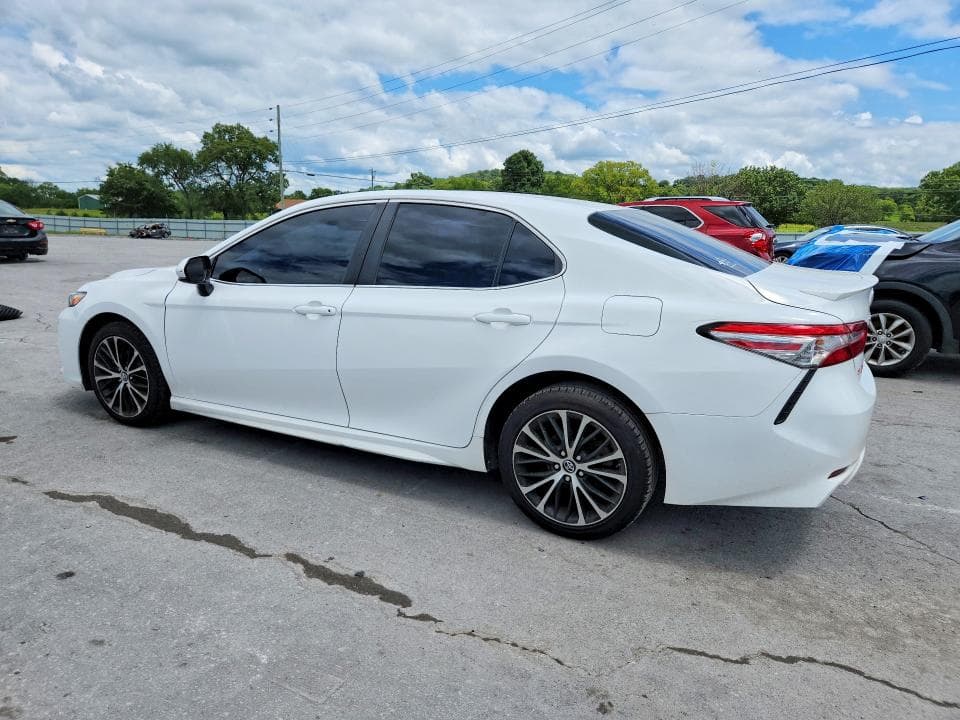 2018 TOYOTA CAMRY SE 2