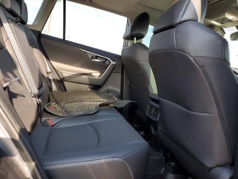 2025 TOYOTA RAV4 LIMITED 11