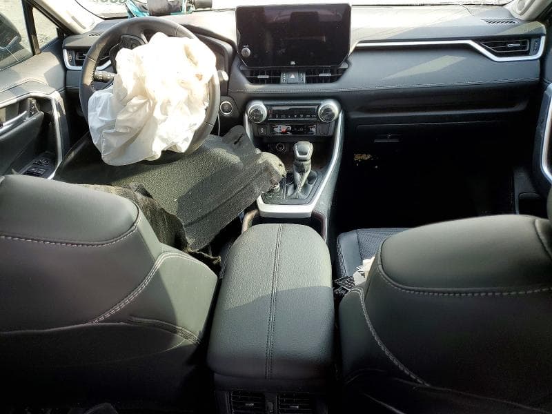 2025 TOYOTA RAV4 LIMITED 8