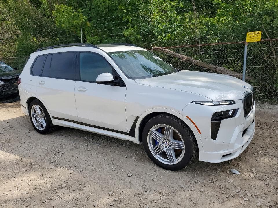 2025 BMW X7 ALPINA XB7 4
