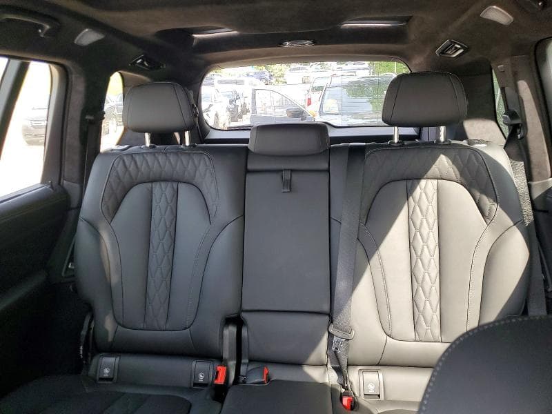 2025 BMW X7 ALPINA XB7 10