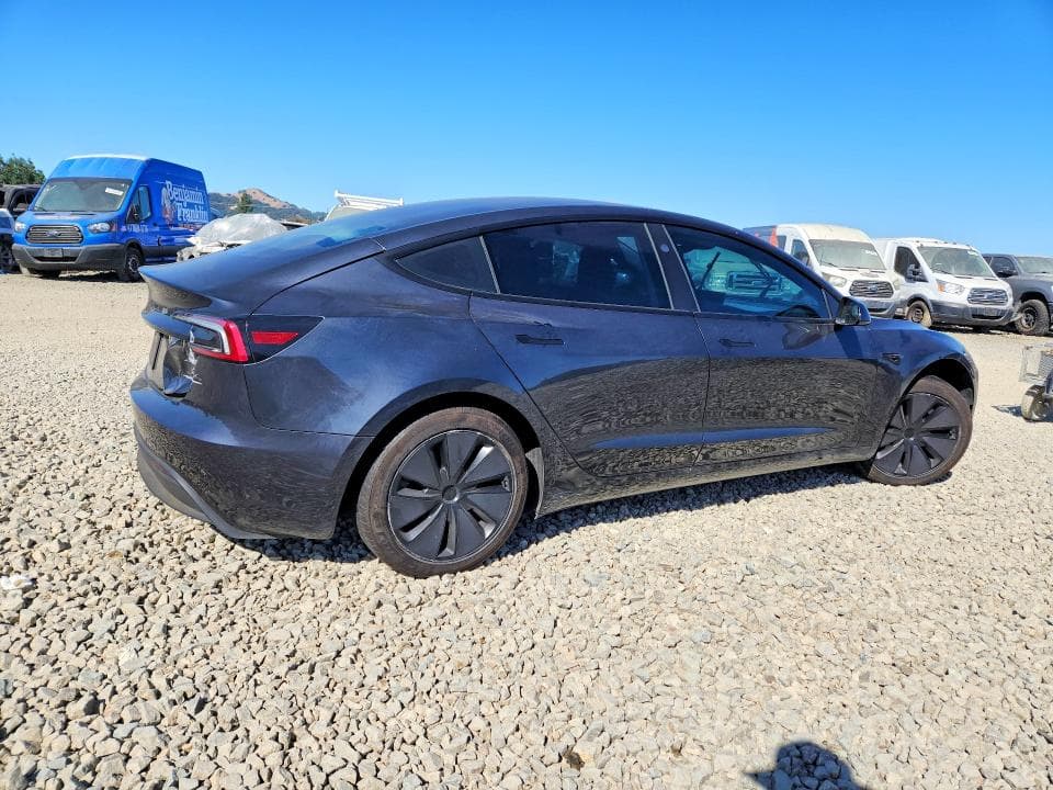 2025 TESLA MODEL 3 3