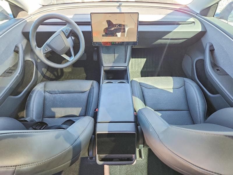 2025 TESLA MODEL 3 8