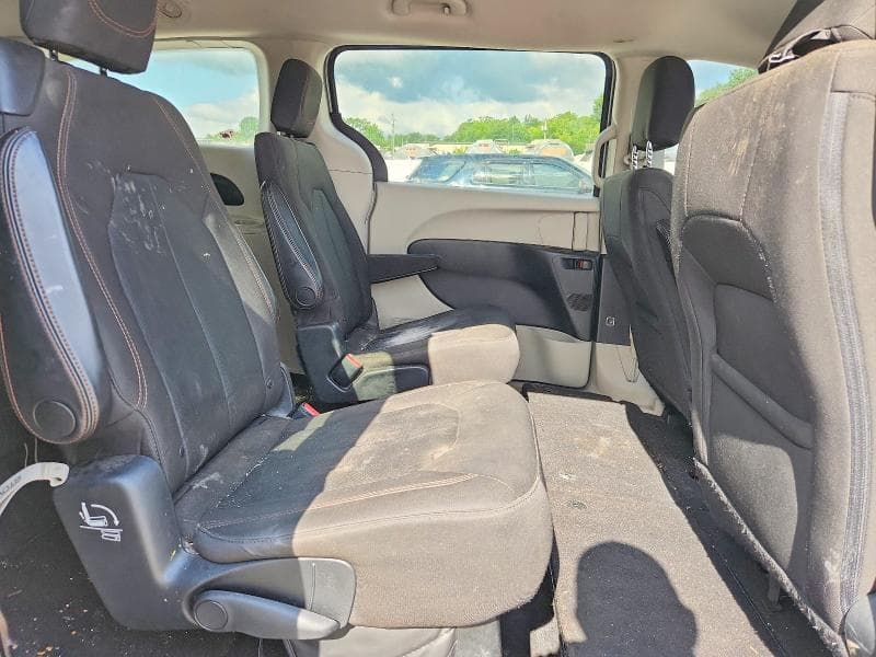 2017 CHRYSLER PACIFICA TOURING 11