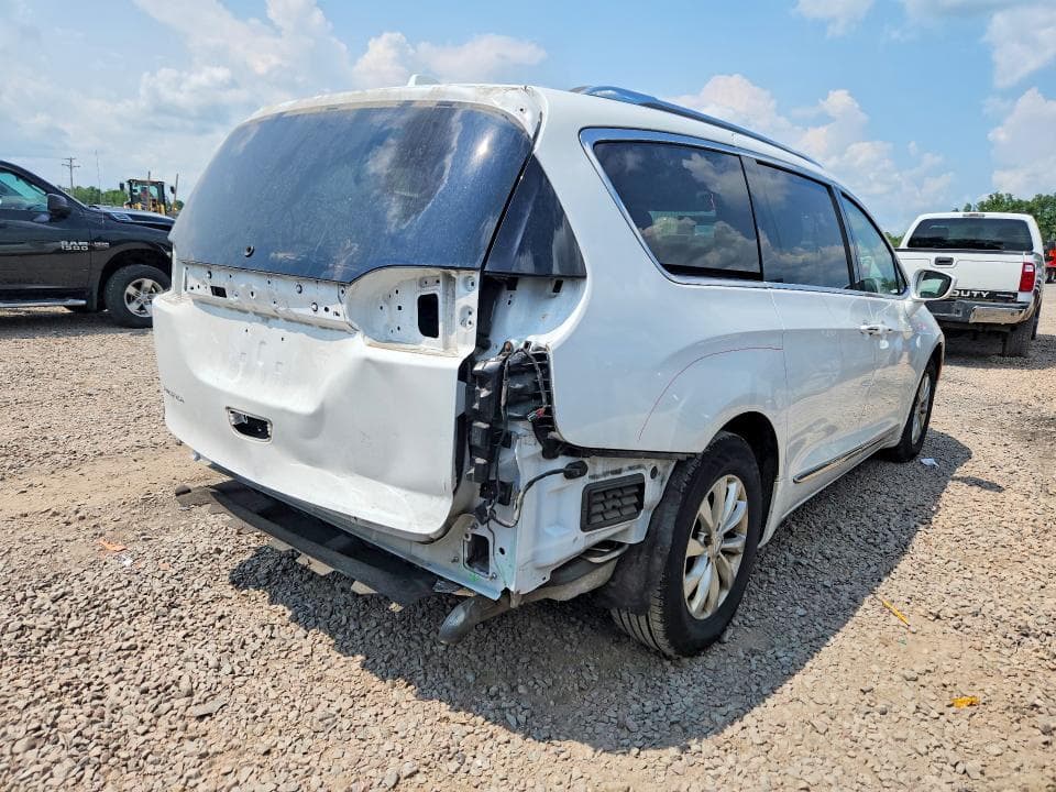 2018 CHRYSLER PACIFICA TOURING L 3