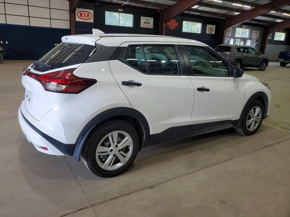 2023 NISSAN KICKS S 3