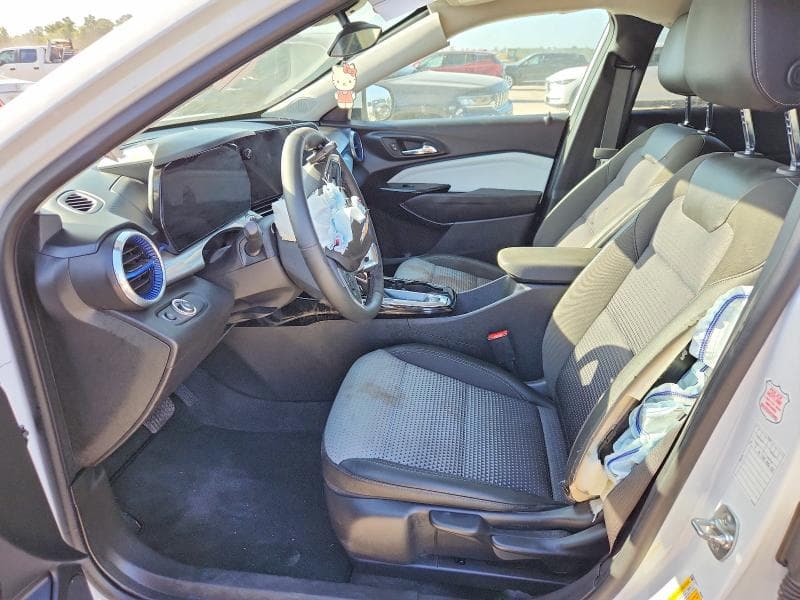 2025 CHEVROLET TRAX 1LT 7