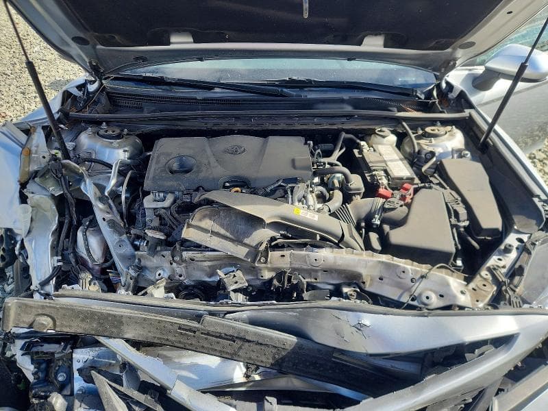 2020 TOYOTA CAMRY SE 11