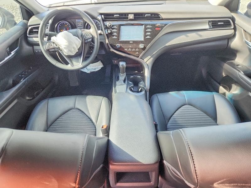 2020 TOYOTA CAMRY SE 8