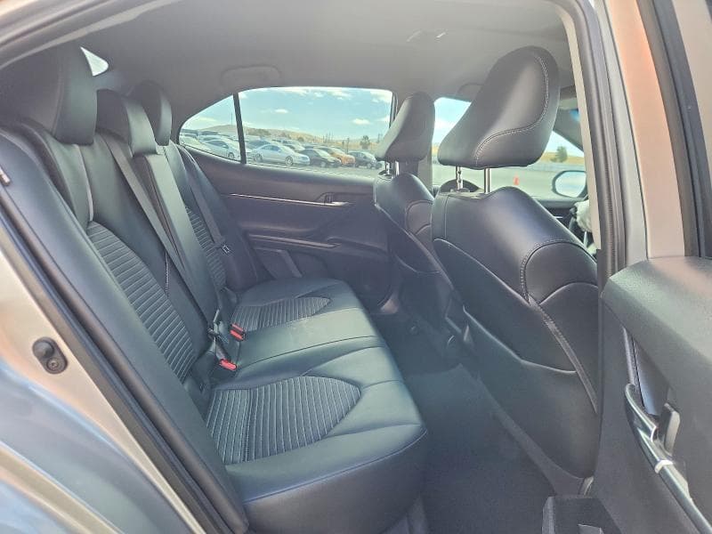 2020 TOYOTA CAMRY SE 10