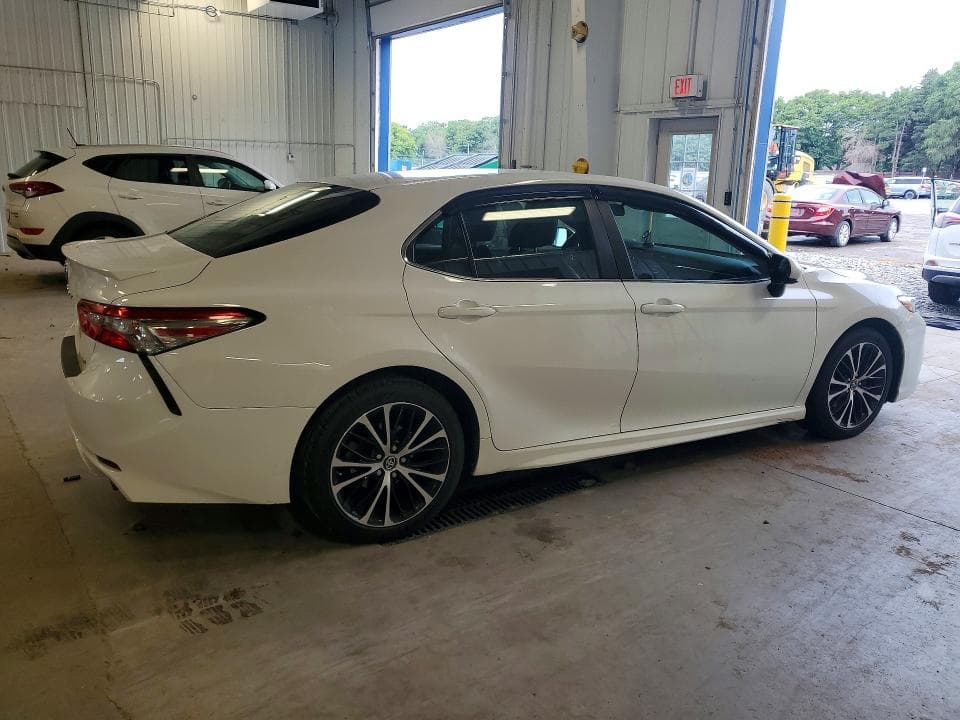 2018 TOYOTA CAMRY SE SE 3