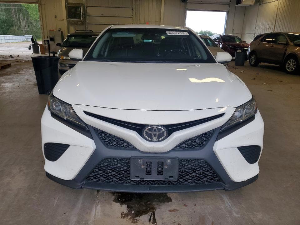 2018 TOYOTA CAMRY SE SE 5