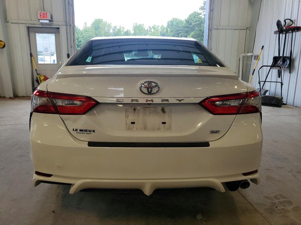 2018 TOYOTA CAMRY SE SE 6