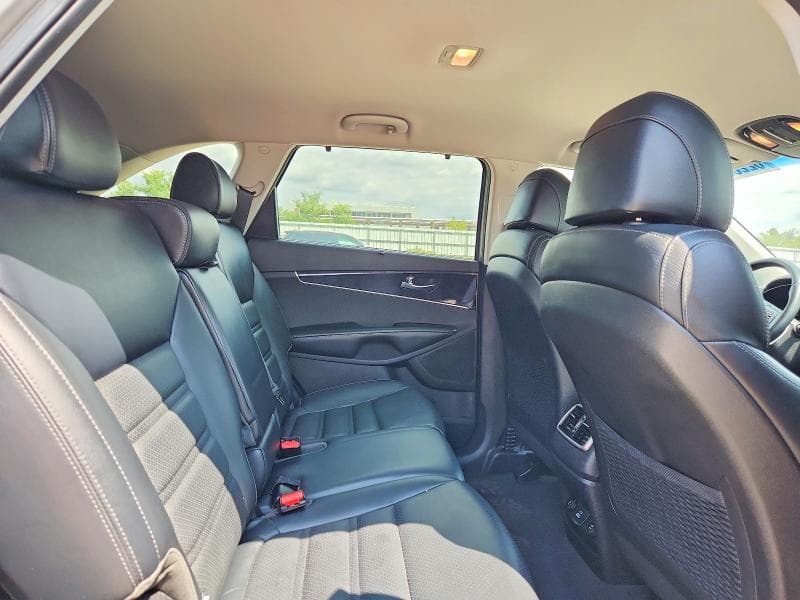 2017 KIA SORENTO EX 11
