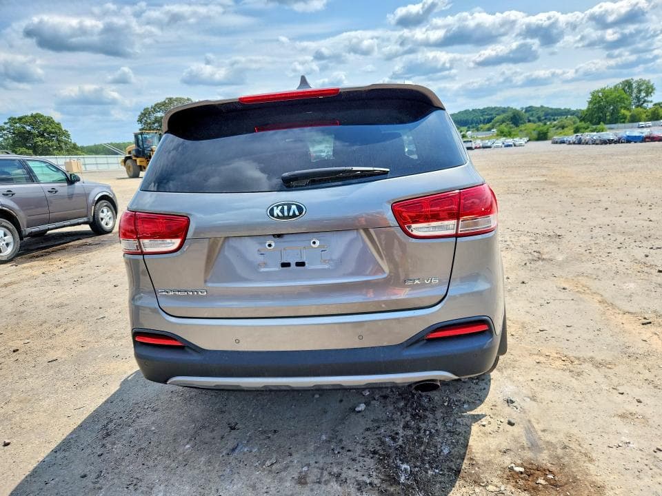 2017 KIA SORENTO EX 6
