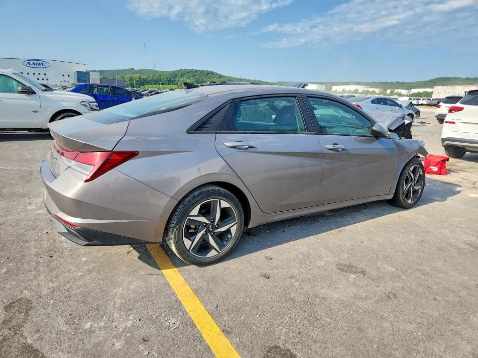 2023 HYUNDAI ELANTRA SEL 3