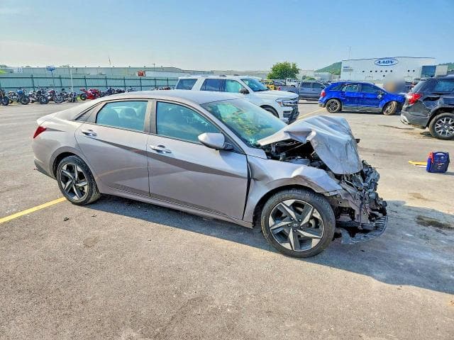 2023 HYUNDAI ELANTRA SEL 4