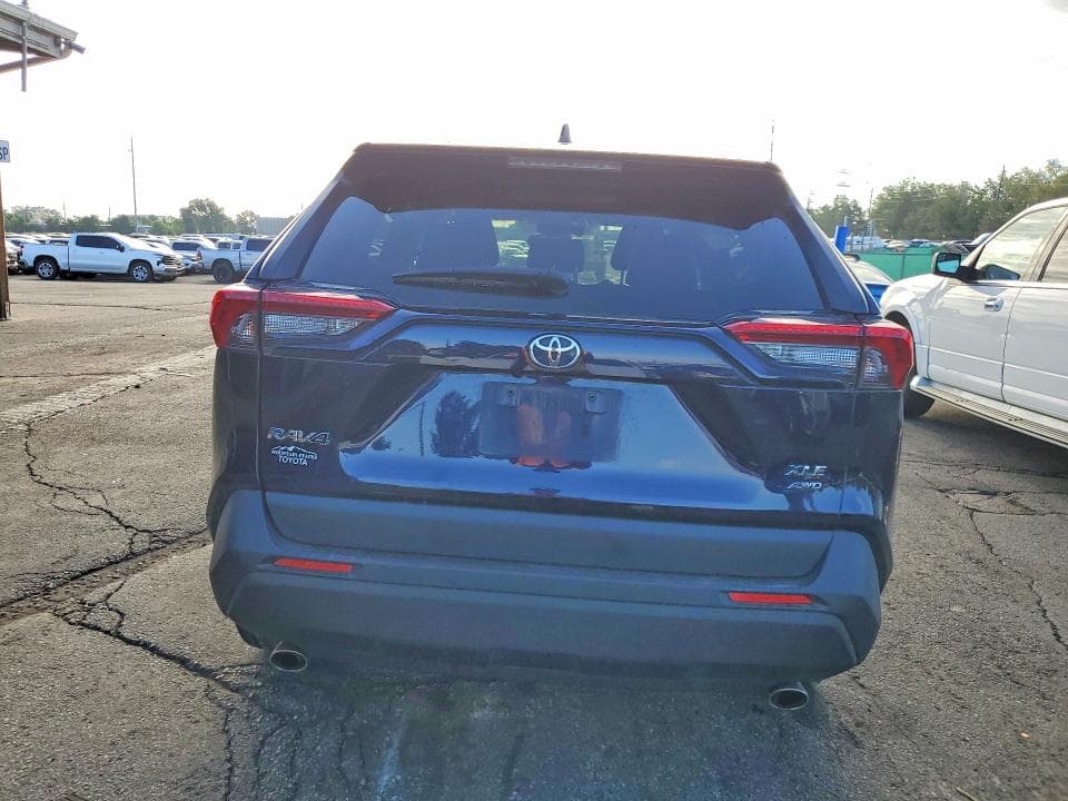 2021 TOYOTA RAV4 XLE PREMIUM 6