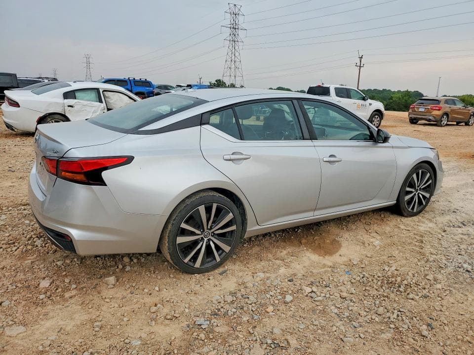 2020 NISSAN ALTIMA SR 3