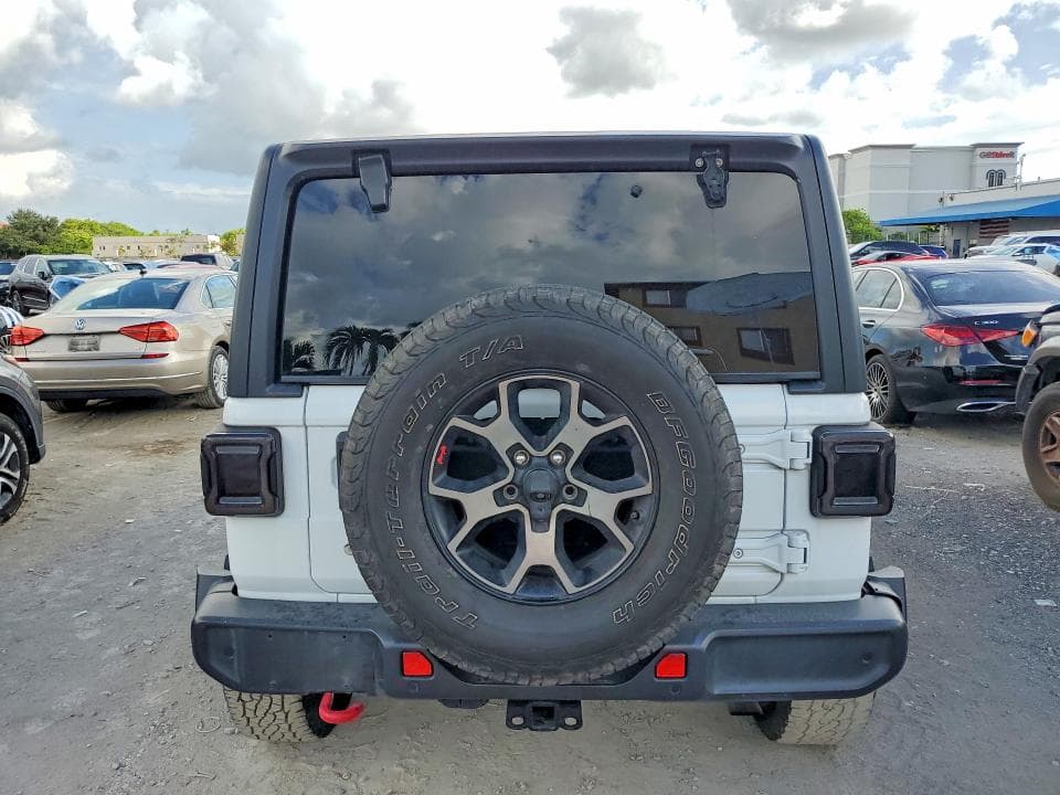 2019 JEEP WRANGLER UNLIMITED SAHARA 6