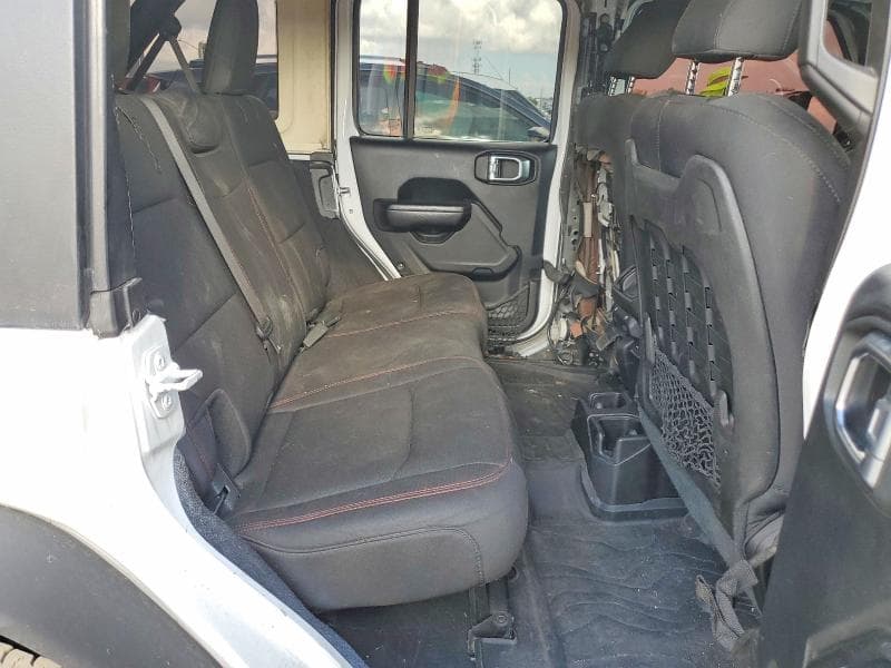 2019 JEEP WRANGLER UNLIMITED SAHARA 10