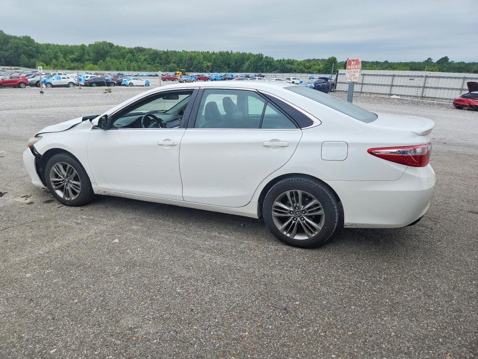 2017 TOYOTA CAMRY SE 2