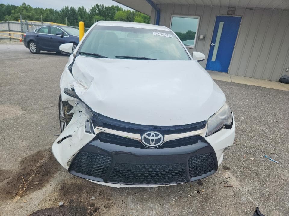 2017 TOYOTA CAMRY SE 5
