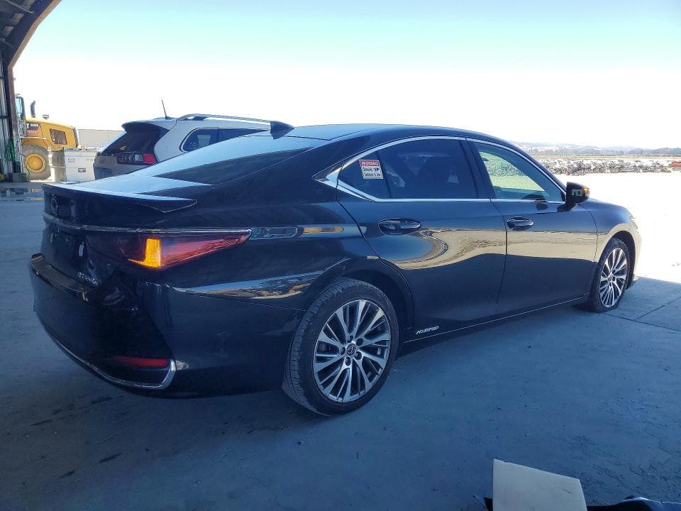 2019 LEXUS ES 300H 3