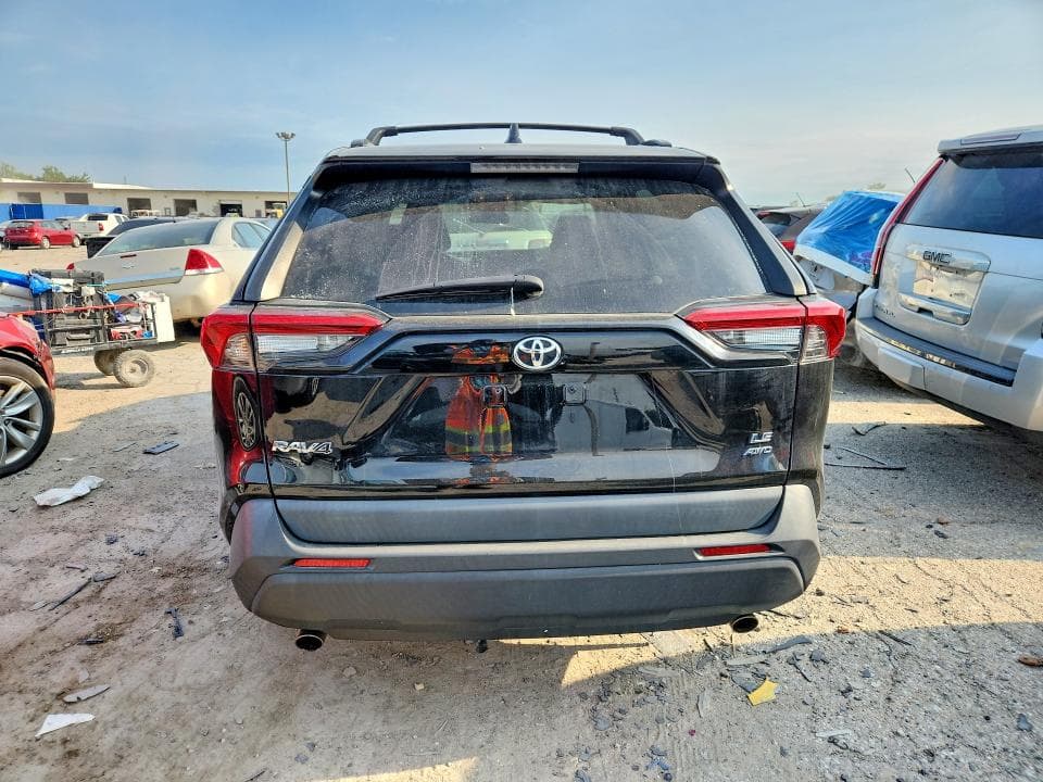 2021 TOYOTA RAV4 LE 6