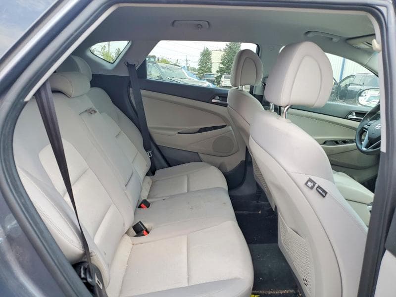 2017 HYUNDAI TUCSON SE 11