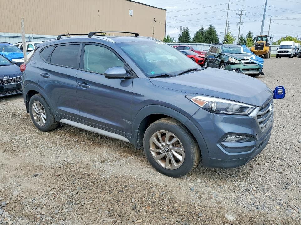 2017 HYUNDAI TUCSON SE 4