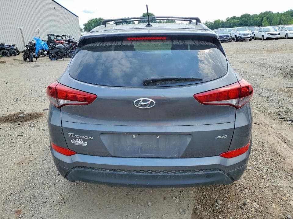 2017 HYUNDAI TUCSON SE 6