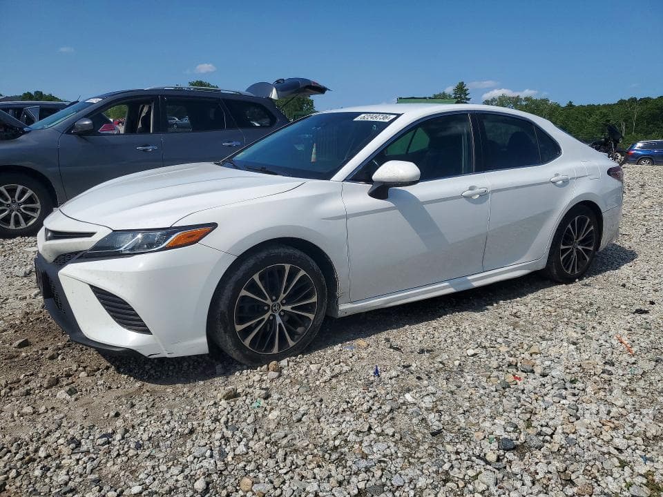 2018 TOYOTA CAMRY SE - 1