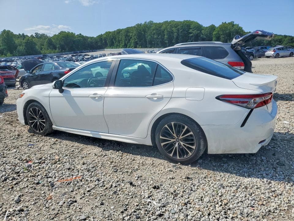 2018 TOYOTA CAMRY SE 2