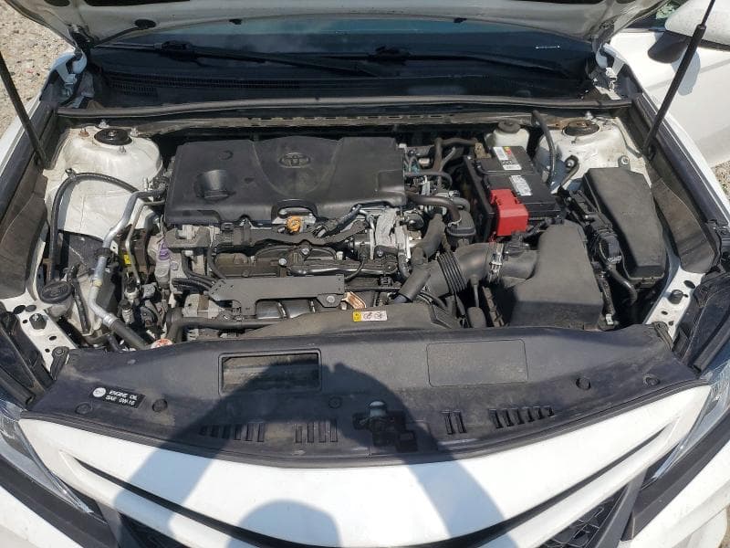 2018 TOYOTA CAMRY SE 11