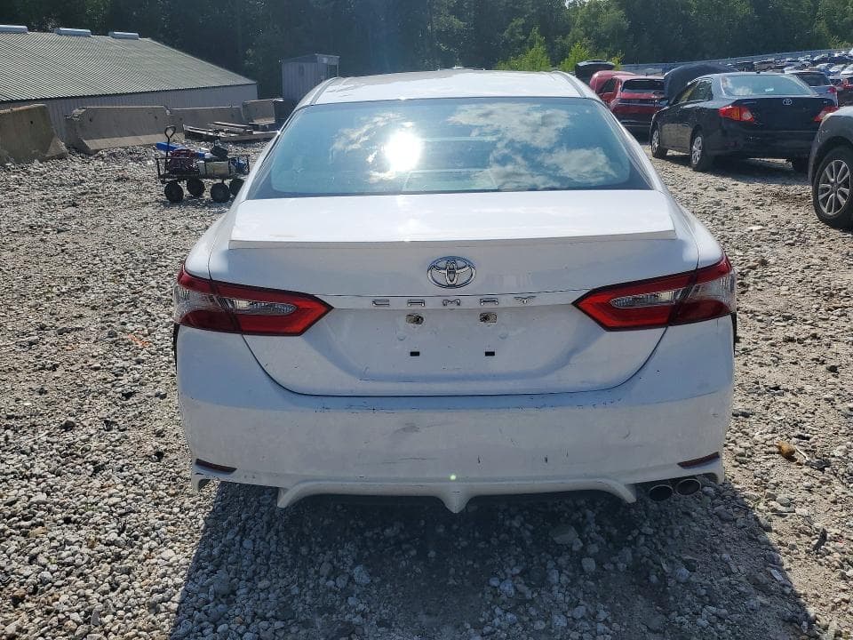 2018 TOYOTA CAMRY SE 6