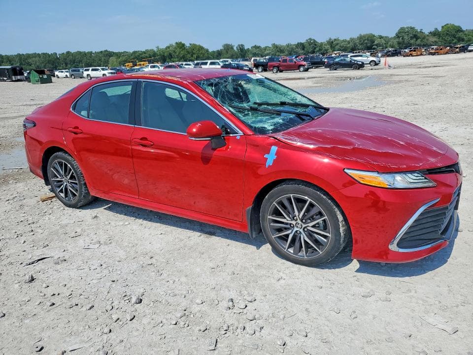 2023 TOYOTA CAMRY XLE 4