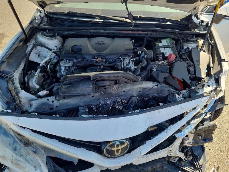 2018 TOYOTA CAMRY SE 11