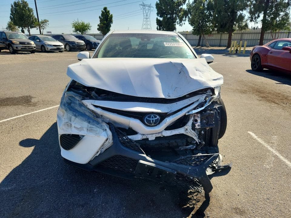 2018 TOYOTA CAMRY SE 5