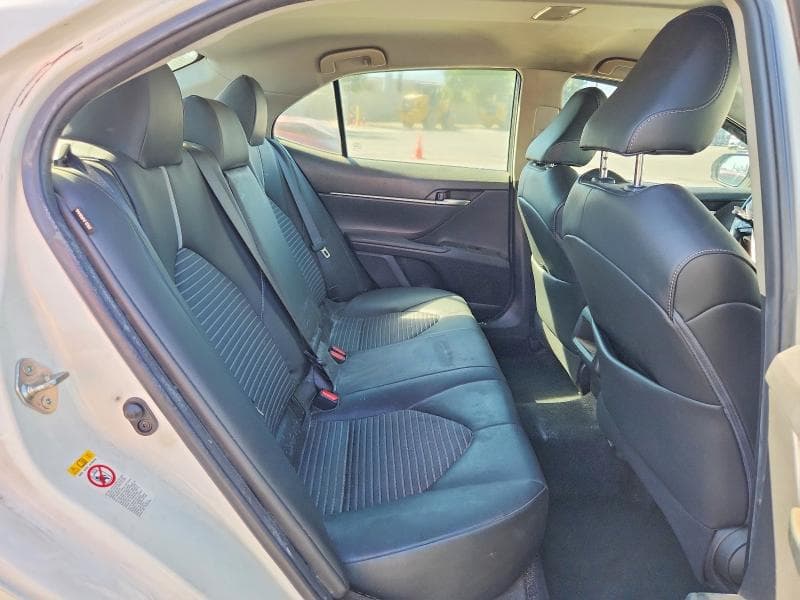 2018 TOYOTA CAMRY SE 10
