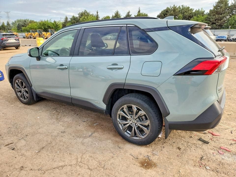 2022 TOYOTA RAV4 XLE PREMIUM 2