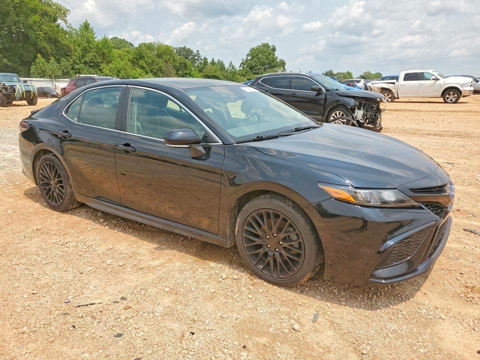 2023 TOYOTA CAMRY SE 4