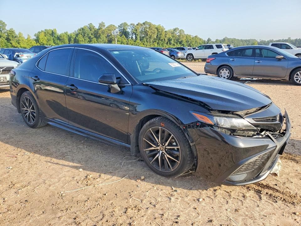 2024 TOYOTA CAMRY SE 4