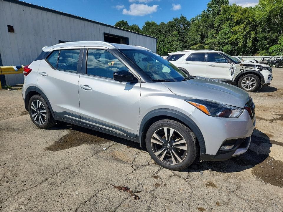 2019 NISSAN KICKS SR 4