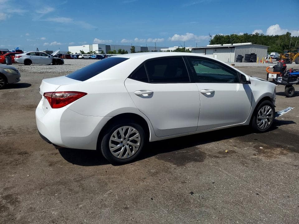 2018 TOYOTA COROLLA LE 3