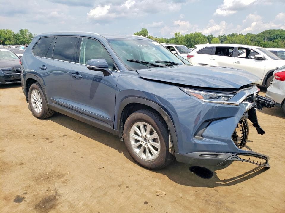 2025 TOYOTA GRAND HIGHLANDER XLE 4