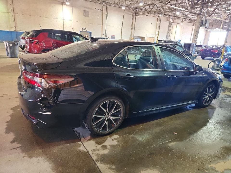 2022 TOYOTA CAMRY SE 3